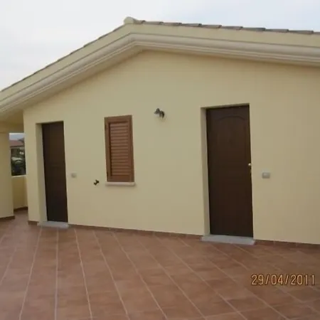בית הארחה Residence Olbia אולביה