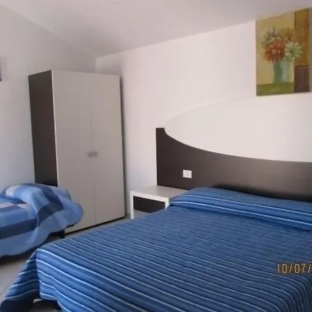 بيت ضيافة Residence Olbia 3*